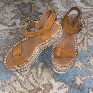 Universal Threads Sandals